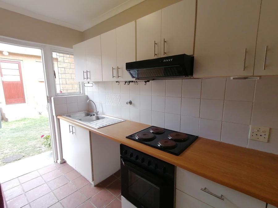 2 Bedroom Property for Sale in Oakglen Western Cape